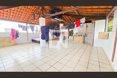 Casa à venda com 493m², 2 quartos e 1 vagaÁrea de Serviço