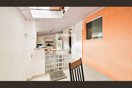 Sala  de casa à venda com 2 quartos, 493m² em Planalto, Belo Horizonte