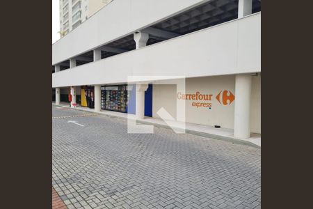 Apartamento à venda com 123m², 3 quartos e 2 vagas Apartamento à venda com 123m², 3 quartos e 2 vagasÁrea comum - Mercado