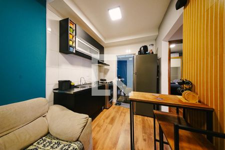Sala/Cozinha de apartamento à venda com 2 quartos, 42m² em Vila Franci, São Paulo