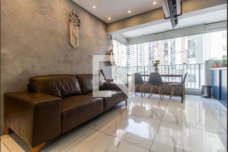 Sala de TV de apartamento à venda com 2 quartos, 54m² em Alphaville Empresarial, Barueri