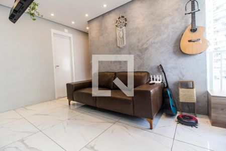 Sala de TV de apartamento à venda com 2 quartos, 54m² em Alphaville Empresarial, Barueri