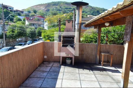 Casa à venda com 260m², 4 quartos e 1 vaga Casa à venda com 260m², 4 quartos e 1 vagaTerraço Gourmet