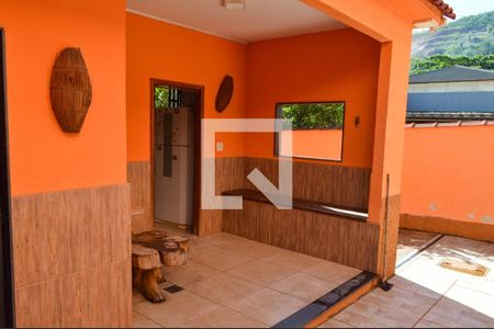 Casa à venda com 260m², 4 quartos e 1 vaga Casa à venda com 260m², 4 quartos e 1 vagaVaranda da Cozinha