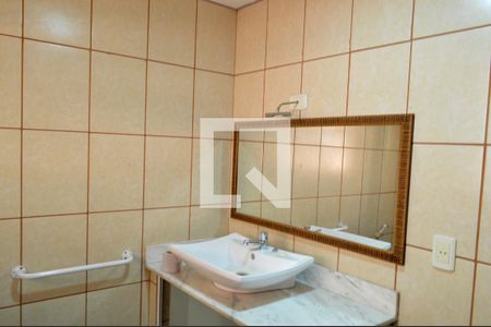 Casa à venda com 260m², 4 quartos e 1 vaga Casa à venda com 260m², 4 quartos e 1 vagaBanheiro da Suíte 3