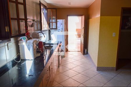 Casa à venda com 260m², 4 quartos e 1 vaga Casa à venda com 260m², 4 quartos e 1 vagaCozinha