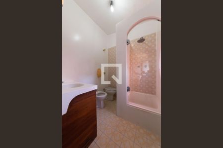 Casa à venda com 140m², 3 quartos e 3 vagasBanheiro da Suíte