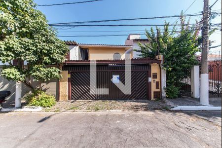 Casa à venda com 140m², 3 quartos e 3 vagasFachada