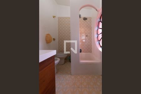 Casa à venda com 140m², 3 quartos e 3 vagasBanheiro da Suíte