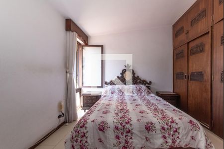 Casa à venda com 140m², 3 quartos e 3 vagasSuíte
