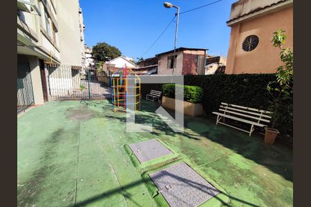 Apartamento à venda com 76m², 3 quartos e 1 vaga Apartamento à venda com 76m², 3 quartos e 1 vagaÁrea comum - Playground