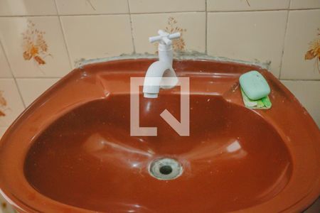 Casa à venda com 160m², 3 quartos e 2 vagasBanheiro de Serviço - Torneira