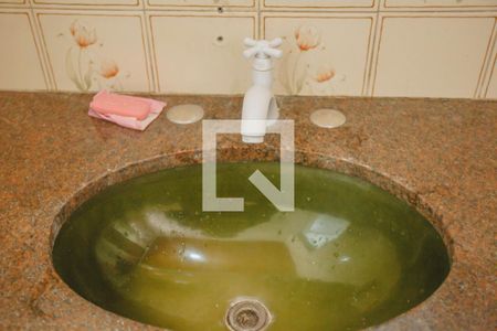 Casa à venda com 160m², 3 quartos e 2 vagasBanheiro - Torneira