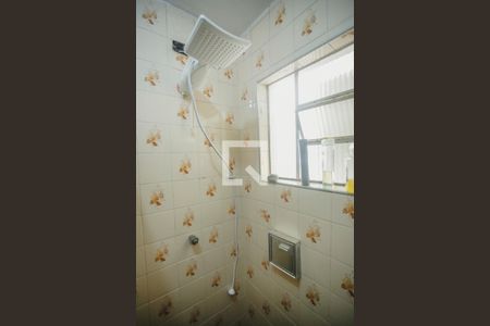 Casa à venda com 160m², 3 quartos e 2 vagasBanheiro de Serviço - Chuveiro