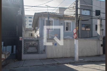 Casa à venda com 230m², 3 quartos e 3 vagas Casa à venda com 230m², 3 quartos e 3 vagasFachada