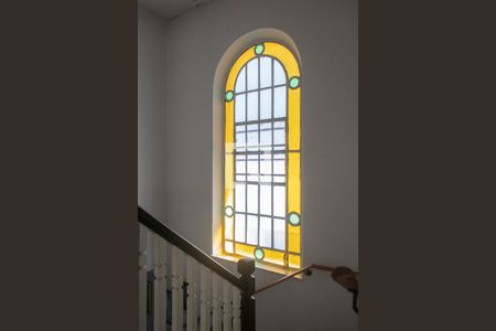 Casa à venda com 230m², 3 quartos e 3 vagas Casa à venda com 230m², 3 quartos e 3 vagasVitral escadas