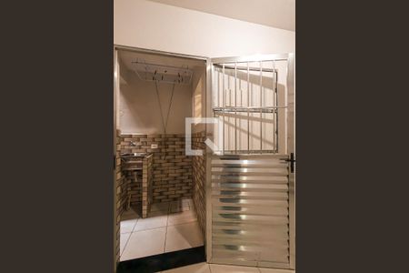 Casa para alugar com 35m², 2 quartos e sem vagaEntrada