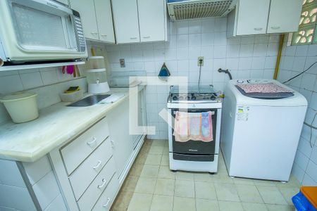Apartamento à venda com 78m², 2 quartos e sem vagaCozinha e Área de Serviço