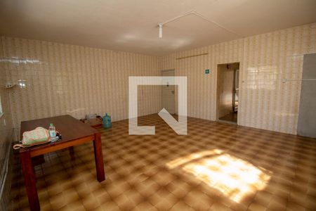 Sala2 de casa à venda com 5 quartos, 300m² em Braz de Pina, Rio de Janeiro