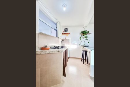 Cozinha de kitnet/studio para alugar com 1 quarto, 22m² em Jardim Ismenia, São José dos Campos