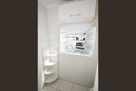 Casa para alugar com 65m², 2 quartos e 1 vaga Casa para alugar com 65m², 2 quartos e 1 vagaBanheiro