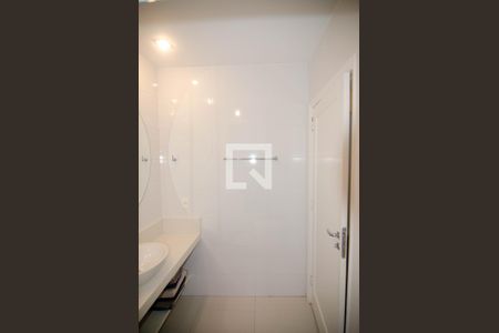 Apartamento à venda com 130m², 3 quartos e 1 vaga Apartamento à venda com 130m², 3 quartos e 1 vagaBanheiro