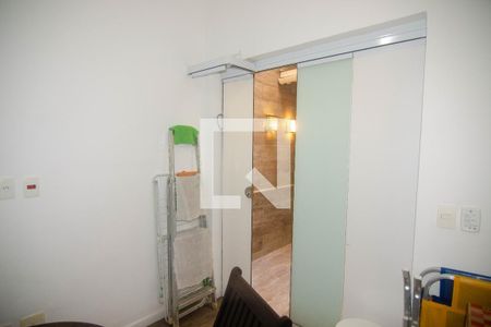 Apartamento à venda com 130m², 3 quartos e 1 vaga Apartamento à venda com 130m², 3 quartos e 1 vagaQuarto de Serviço