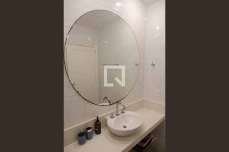 Apartamento à venda com 130m², 3 quartos e 1 vaga Apartamento à venda com 130m², 3 quartos e 1 vagaBanheiro