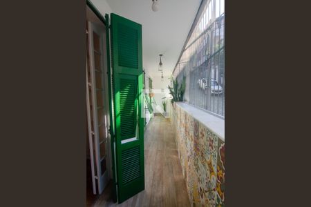 Apartamento à venda com 130m², 3 quartos e 1 vaga Apartamento à venda com 130m², 3 quartos e 1 vagaVaranda