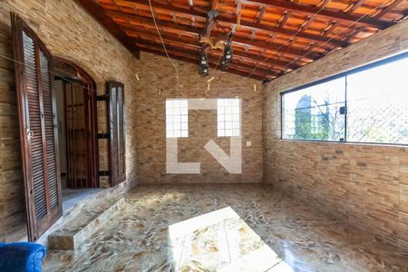 Casa à venda com 300m², 3 quartos e 2 vagas Casa à venda com 300m², 3 quartos e 2 vagasVaranda da Suíte 1