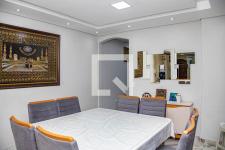 Casa à venda com 300m², 3 quartos e 2 vagas Casa à venda com 300m², 3 quartos e 2 vagasSala de jantar