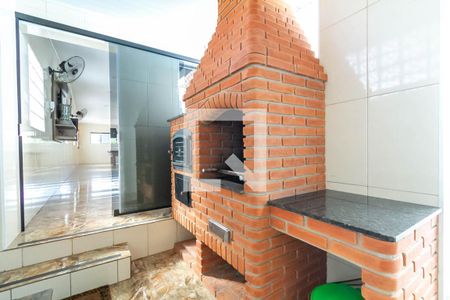 Casa à venda com 300m², 3 quartos e 2 vagas Casa à venda com 300m², 3 quartos e 2 vagasChurrasqueira