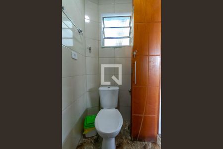 Casa à venda com 300m², 3 quartos e 2 vagas Casa à venda com 300m², 3 quartos e 2 vagasBanheiro do Salão de festas