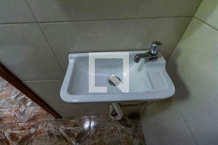 Casa à venda com 300m², 3 quartos e 2 vagas Casa à venda com 300m², 3 quartos e 2 vagasBanheiro do Salão de festas