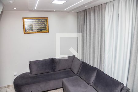 Casa à venda com 300m², 3 quartos e 2 vagas Casa à venda com 300m², 3 quartos e 2 vagasSala de estar