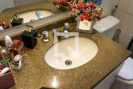 Apartamento à venda com 96m², 3 quartos e 2 vagas Apartamento à venda com 96m², 3 quartos e 2 vagasBanheiro da Suíte