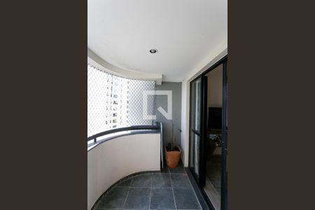 Apartamento à venda com 96m², 3 quartos e 2 vagas Apartamento à venda com 96m², 3 quartos e 2 vagasVaranda