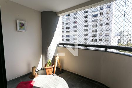 Apartamento à venda com 96m², 3 quartos e 2 vagas Apartamento à venda com 96m², 3 quartos e 2 vagasVaranda