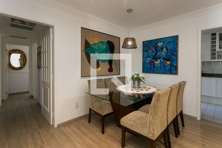 Sala  de apartamento à venda com 3 quartos, 130m² em Vila Suzana, São Paulo