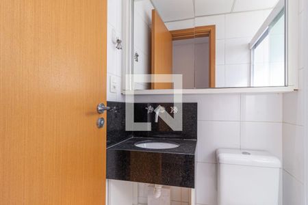 Apartamento à venda com 55m², 2 quartos e 2 vagasBanheiro da suíte