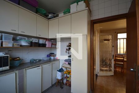 Casa à venda com 536m², 4 quartos e 2 vagasCozinha