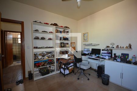 Casa à venda com 536m², 4 quartos e 2 vagasQuarto 3