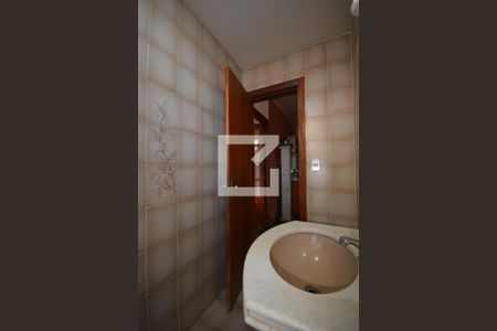 Casa à venda com 536m², 4 quartos e 2 vagasBanheiro de serviço