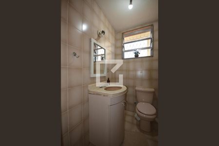 Casa à venda com 536m², 4 quartos e 2 vagasBanheiro de serviço