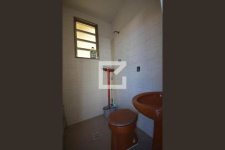 Casa à venda com 536m², 4 quartos e 2 vagasBanheiro de serviço