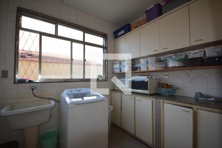 Casa à venda com 536m², 4 quartos e 2 vagasÁrea de serviço