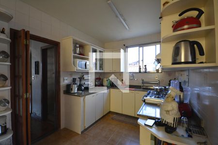 Casa à venda com 536m², 4 quartos e 2 vagasCozinha