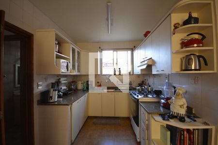 Casa à venda com 536m², 4 quartos e 2 vagasCozinha