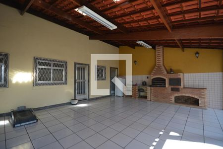 Casa à venda com 536m², 4 quartos e 2 vagasChurrasqueira