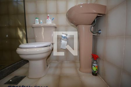 Casa à venda com 536m², 4 quartos e 2 vagasBanheiro social